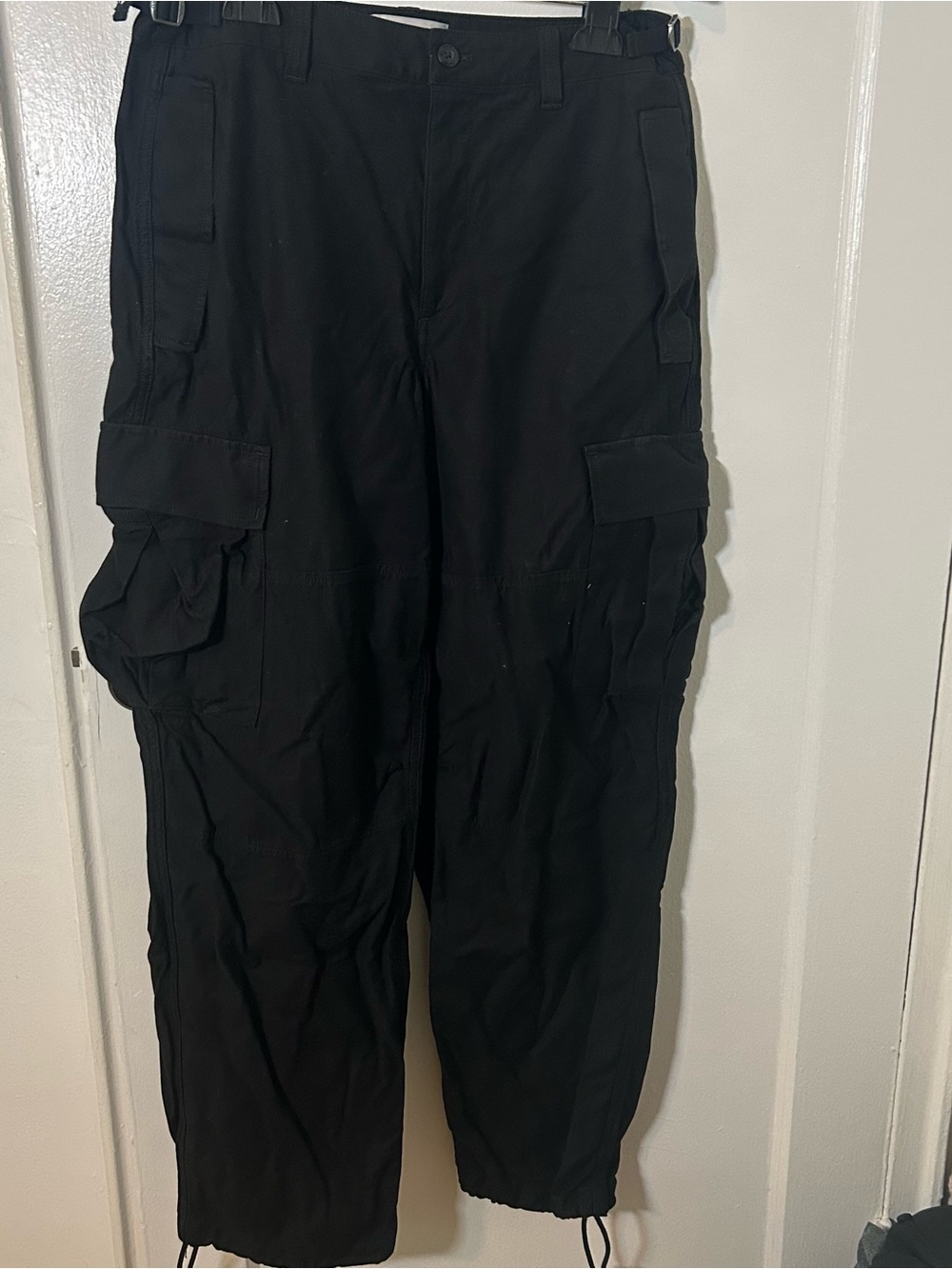 TNA Aritzia Black Cargo Pants with Utility Pockets